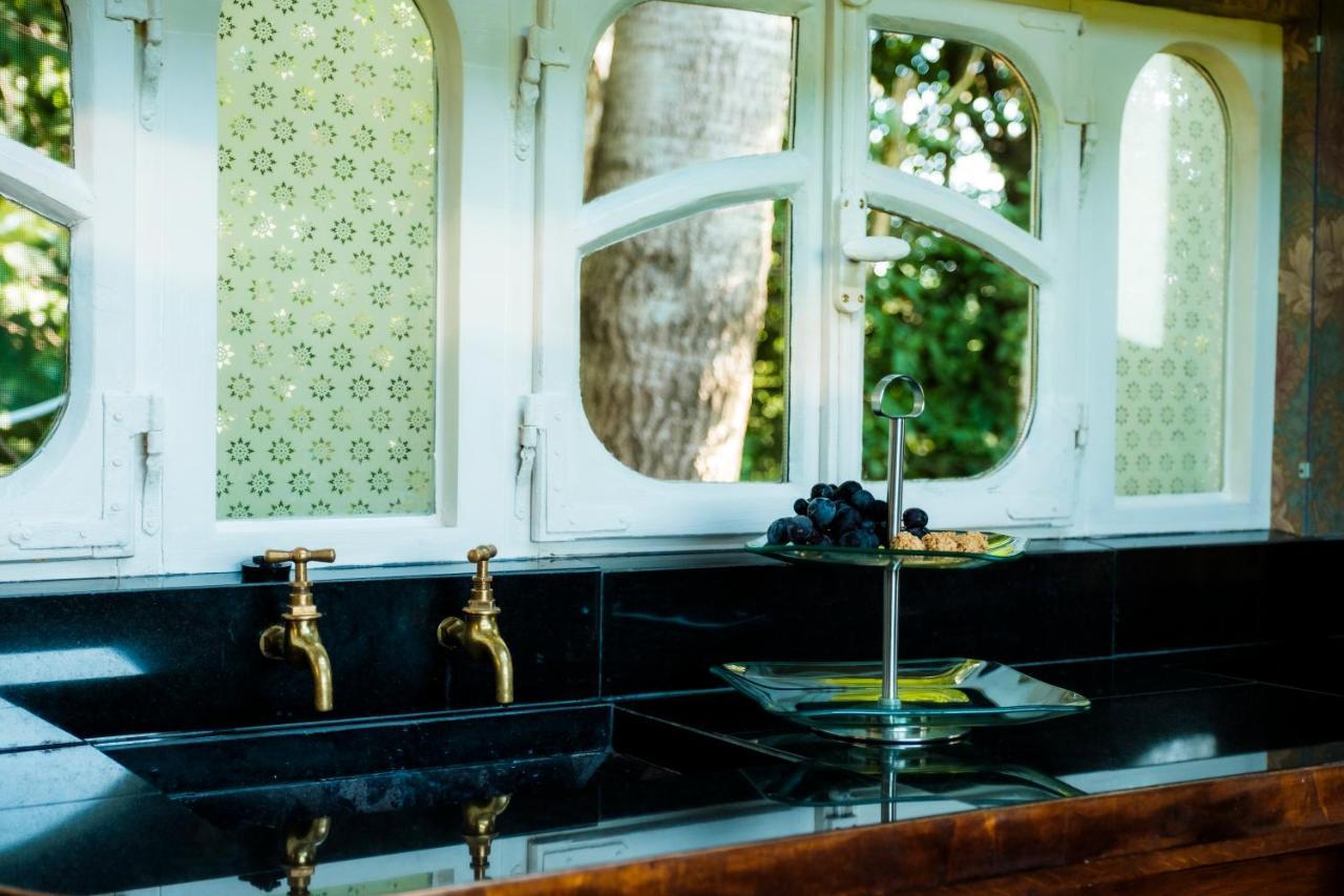 Historischer Zirkuswagen Inmitten Der Natur Fischach Ngoại thất bức ảnh